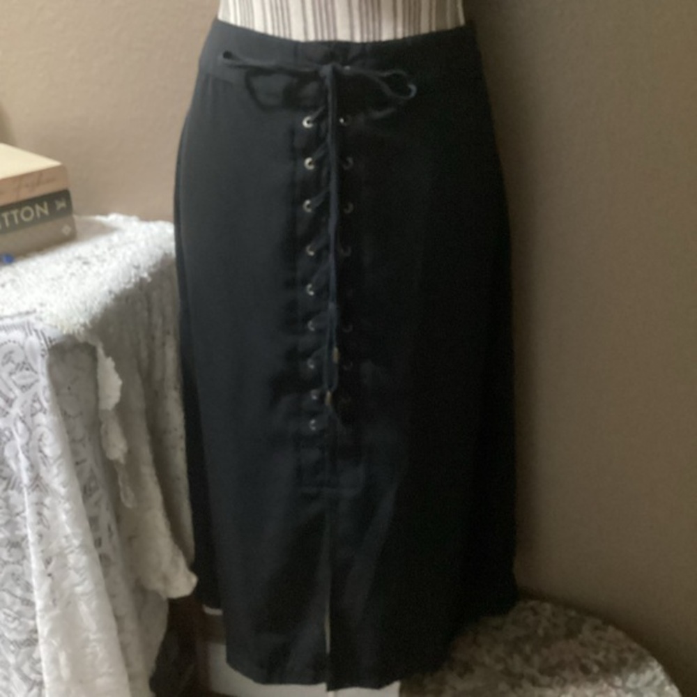 WHO WHAT to WEAR Black SKIRT
